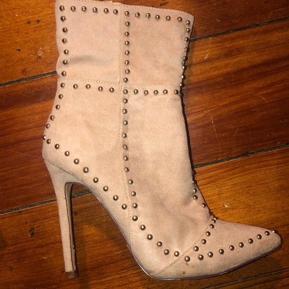 Heeled Sock Boot with Pointed Toe - Picture 3 of 4